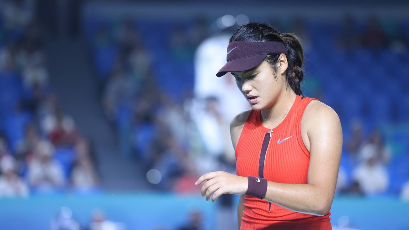 Emma Răducanu a chemat medicul de urgență pe teren. I-a verificat semnele vitale și a fost obligată să abandoneze