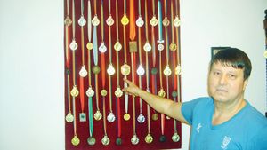 Un dac, profesor la romani!** Fost campion român de spadă, aduce acum medalii Italiei ca tehnician