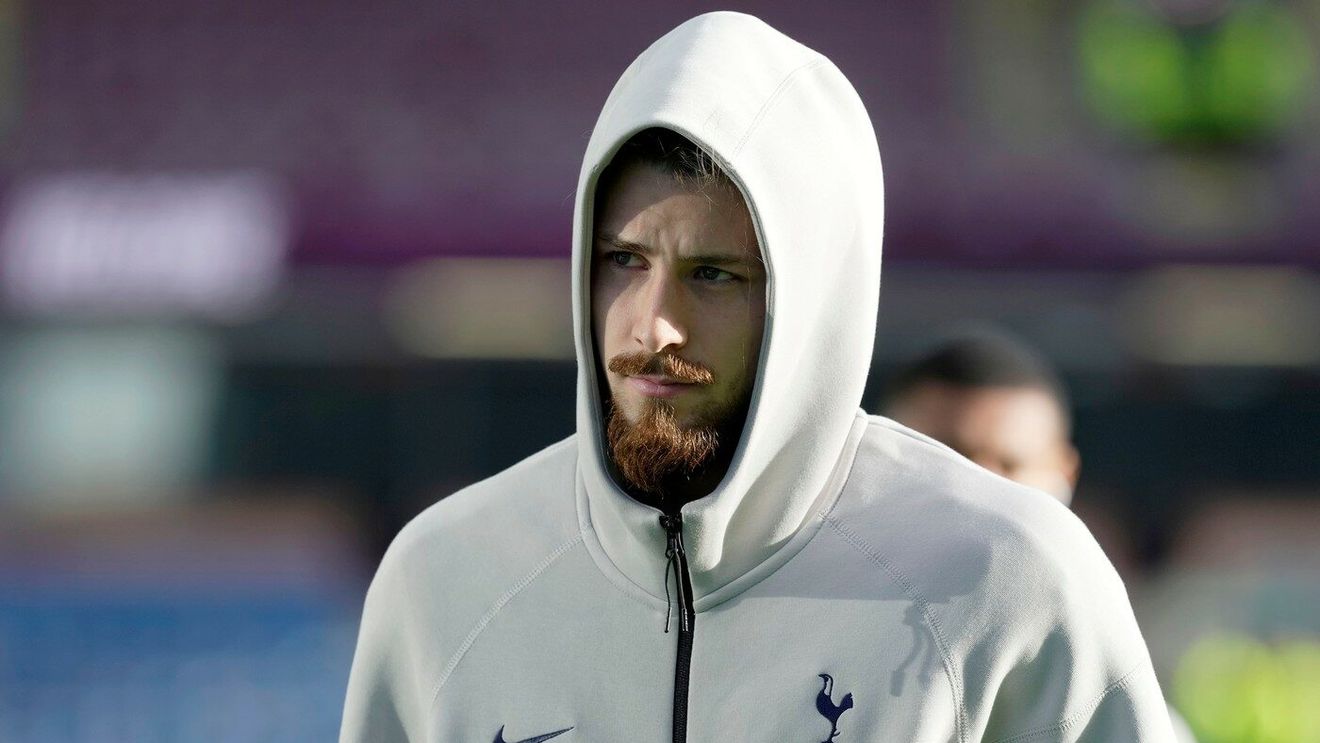 Adevăratele motive pentru care Tottenham Hotspur nu l-a vândut încă pe Radu Drăgușin! Mercato se închide luni spre marți