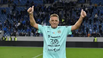 Patronul Sănătății Cluj, în istoria fotbalul românesc! A intrat pe teren la 61 de ani, contra U Craiova, în Cupa României: ”Probabil că le inspir puțină încredere, puțină dorință de a face performanță!”