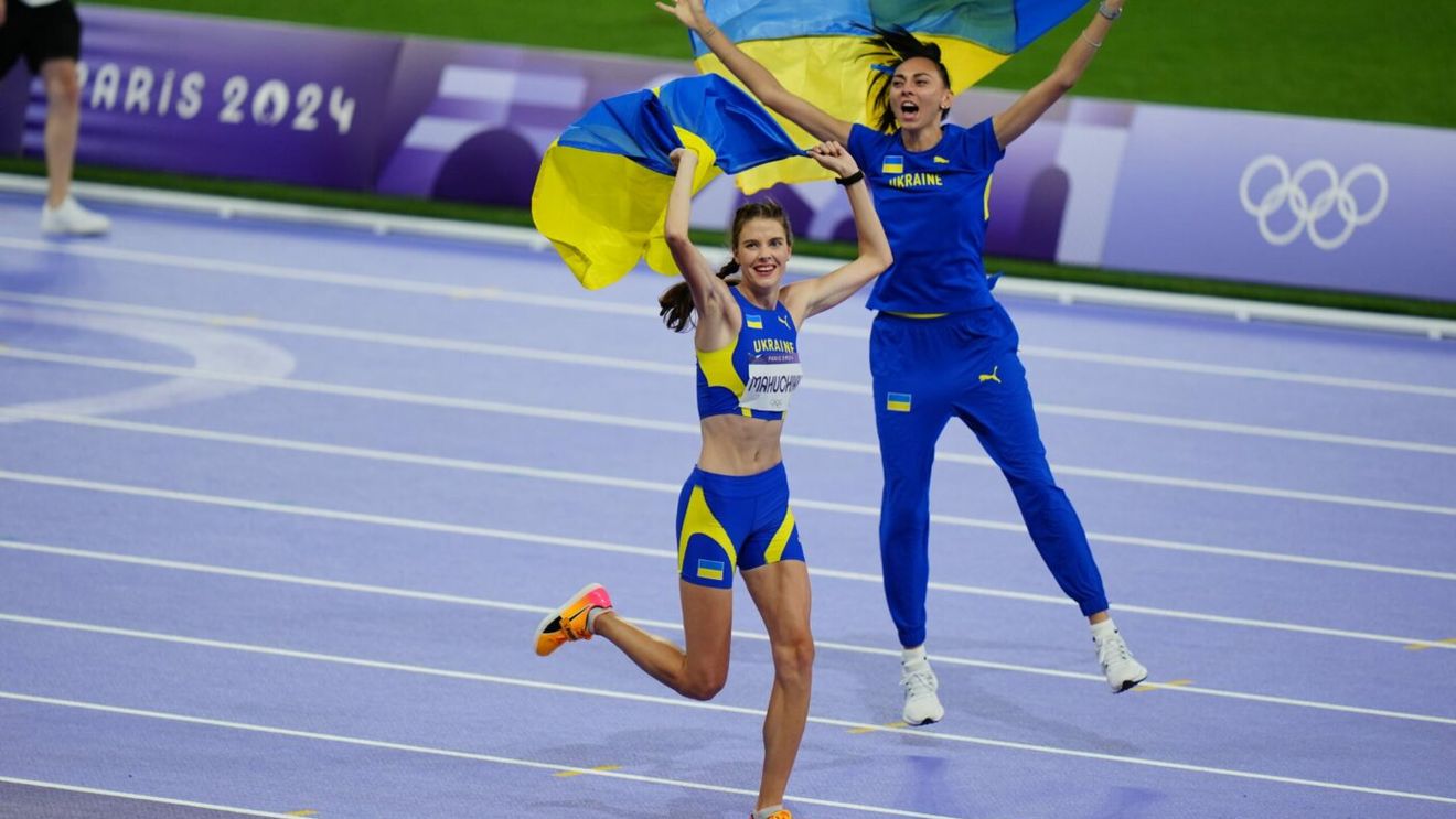 Cine este medaliata cu aur la săritura în înălțime, ucraineanca Iaroslava Mahucih, care se bagă în sacul de dormit, pe stadion, chiar în timpul concursului