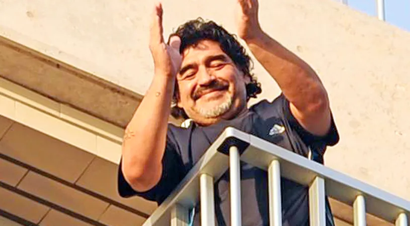 Asaltat și după 20 de ani!** Maradona este un adevărat zeu în Napoli 