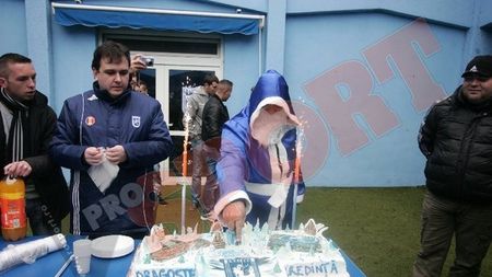 Ce le-ar da Moș Crăciun oltenilor:** "Încă o ședință a Comitetului Executiv"