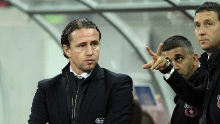 SINGURUL fan al lui Dinamo care s-a bucurat după meciul cu Steaua: " Yeeeeeeeeeeee!!!!! Ole, oleeeeeee!"