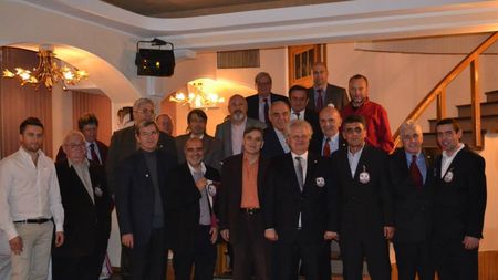 Investitorii aduși de Club Aristocratic Rapid au fost refuzați de patronul echipei intrate în faliment. Ovidiu Nahoi: "E preferabil să mergem înainte fără Moraru. Dacă o luăm de la zero, ne asumăm proiectul"