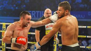 "După ce-l bat pe englez, îl invit la nunta mea!" Sebastian Ciobanu e pregătit pentru Gala Superkombat de la Iași. Ce le transmite celor care vor să-i fure mireasa