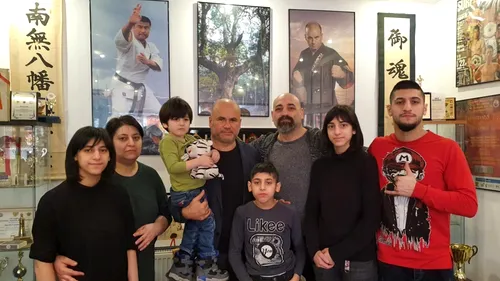 Rauf Ibrahimov, președintele Federației Azere de Kempo, și familia sa au fugit din Ucraina! Strada și blocul în care locuiau în Kiev, bombardate de armata rusă! Cine i-a ajutat în România