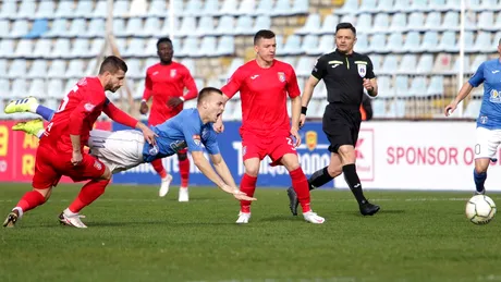 Ianis Zicu, îndurerat după ce Farul a pierdut cu 0-3 meciul cu Chindia. Antrenorul reclamă un penalty, nu mai vrea greșeli de arbitraj în campionat și așteaptă punctele cu ”U” Cluj: ”Este o tergiversare degeaba”