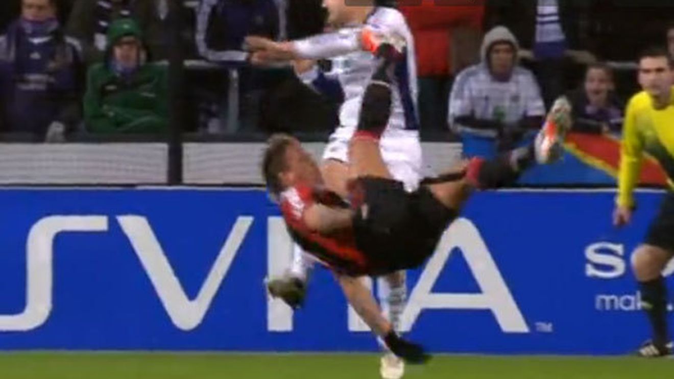 A copiat "foarfeca" lui Chiricheș!** VIDEO Stelistul se va simți mic după execuția nebună a lui Mexes! Asta e lovitura serii în Europa: