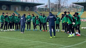 Florin Bratu a ales cei 22 de jucători pe care îi ia în cantonamentul din Antalya. Cele şapte noutăţi din lotul Concordiei Chiajna şi ultimii plecaţi