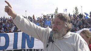 Adrian Păunescu, președinte de onoare al Craiovei** "Fără el nu exista această iubire!"