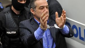 Gigi Becali, vizitat în pușcărie de Dan Puric: „Ăsta toată viața stă cu mine aici. Am înnebunit! Am crezut că zice de mine” + De ce nu merge patronul FCSB la teatru: „Mi-a zis clar"