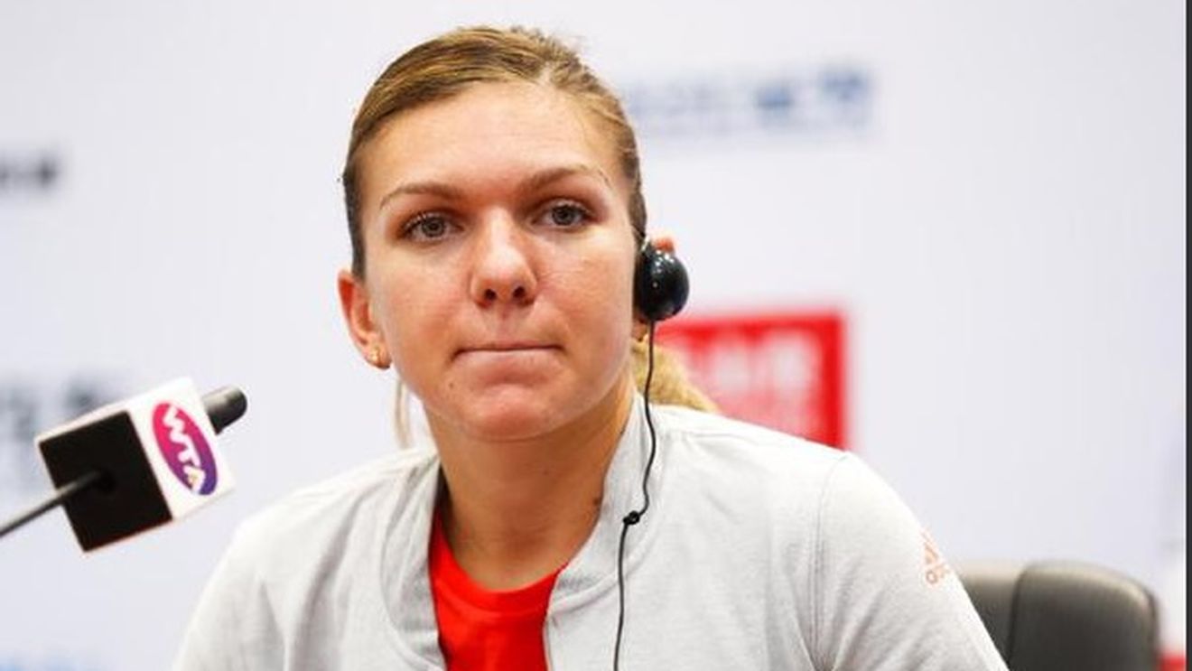 Reprezentanții WTA o ironizează pe Halep, pe unul dintre conturile oficiale de Twitter, după meciul pierdut de la 5-1 în decisiv: "Rezumatul conferinței de presă: nu are nici cea mai vagă idee de ce a pierdut". Primele declarații ale Simonei