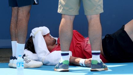 S-a prăbușit pe teren și a abandonat apoi! Scene șocante la turneul unde Sorana Cîrstea face spectacol