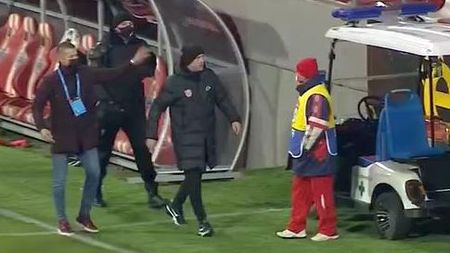 Edi Iordănescu și-a trimis secundul la interviu, după ce a fost eliminat în UTA - CFR Cluj: „El mereu le-a ținut partea arbitrilor! A fost exces de zel”