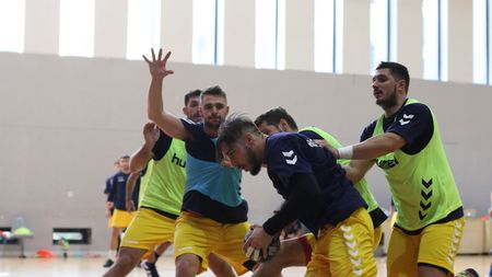 Obiectivul României stabilit de noul selecționer pentru meciurile cu Portugalia și Franța, în preliminariile Euro 2020. Montoya: "Sunt un antrenor străin și toată lumea așteaptă succesul. Nu am presiune"