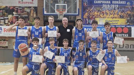 Povestea unui vis! Fostul internațional Mitică Anghel scrie istorie și ca antrenor în baschetul juvenil ieșean. Performanță uriașă atinsă de clubul său ACS Stars 2012 Iași. „E un vis devenit realitate”. SPECIAL