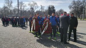 Marius Lăcătuș: "Nu cred că va mai ajunge un alt portar la nivelul lui!" Steliștii i-au adus un ultim omagiu lui Ion Voinescu | FOTO 