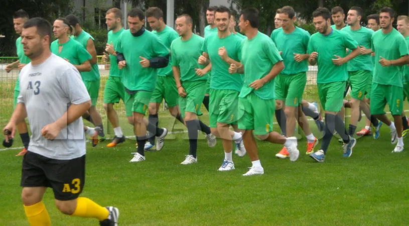 CS Mioveni - Dinamo deschide optimile,** Rapid CFR - Petrolul se joacă la Botoșani
