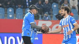 Colegul lui Kvaratskhelia, atras de stilul de joc din Superliga: „E unul foarte vertical, cu multe tranziţii, cu un tempo bun şi cu mulţi antrenori care ştiu meserie"