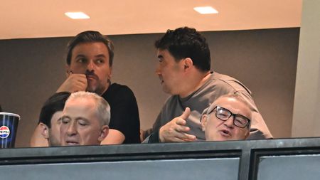 „Fecesebeule, dă, bă, banii!”. Gigi Becali e pe lista neagră a celor de la ANAF, care îl „vânează” pentru datoria imensă a campioanei României