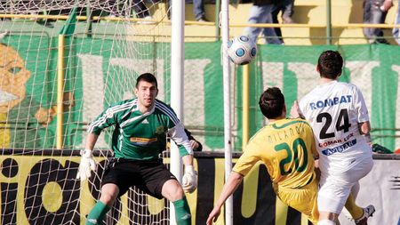 Ofertat de WBA! Vezi ce coleg surpriză din Liga 1** ar putea avea Tamaș!