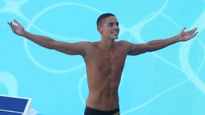 Analiza cursei fenomenale: cum a bătut David Popovici, de fapt, recordul mondial al lui Cesar Cielo! Câte „lovituri de delfin” a dat sub apă românul și câte „bătăi” din mâini a avut în cele 46.86 secunde | SPECIAL