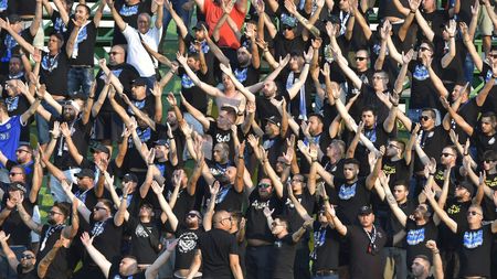 FCU Craiova, amendată după ce un suporter a aruncat cu pantoful în arbitrul asistent! Cât vor scoate oltenii din buzunar