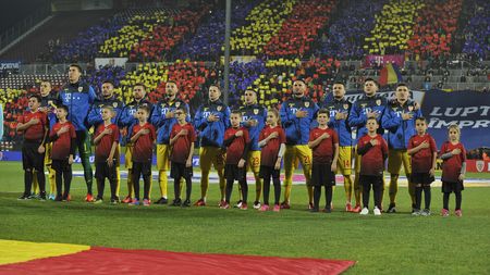 EXCLUSIV | "Acum ne dăm seama de dimensiunile dezastrului necalificării la Campionatul Mondial. Contra nu face nimic deosebit, ci doar ce e normal și corect". Cei patru jucători care l-au impresionat pe Prunea în victoria cu Turcia