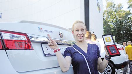 Medaliații, pe cai putere!**  Campionii și-au primit mașinile promise din partea sponsorului COSR