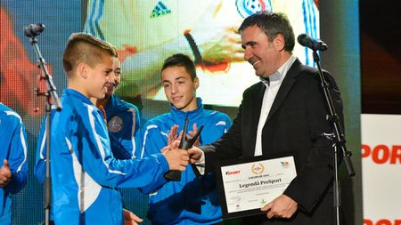 Gică Hagi, vedetă într-un interviu făcut de polonezi.** "Regele" a mers până în pânzele albe pentru fotbalul din România. Cum a răspuns când a fost întrebat despre blaturi