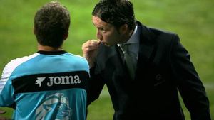 Mihai Stoica a "explodat", după ce Dan Petrescu a decretat: "Suntem furați!". Oficialul FCSB l-a ironizat pe "Bursuc", a spus un banc în direct și a dezvăluit ce mesaj i-a trimis de Paște: "I-am promis, dar nu pot să nu reacționez când ne acuză direct"