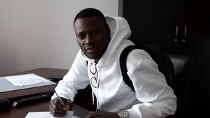 Ousmane N'Doye, înapoi în fotbalul românesc. Cu cine a semnat senegalezul ajuns la 40 de ani