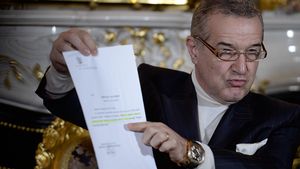 FCSB, scrisoare trimisă către CCA. „Nu mai putem tolera! Să evitați delegarea lor la meciurile noastre!” Cei doi arbitri care au interzis la partidele roș-albaștrilor