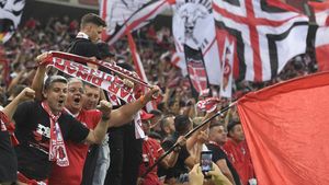 Va fi vacarm la barajul Dinamo - Universitatea Cluj! Sute de fani din străinătate vin la marele meci. Câte bilete au mai rămas la vânzare | EXCLUSIV