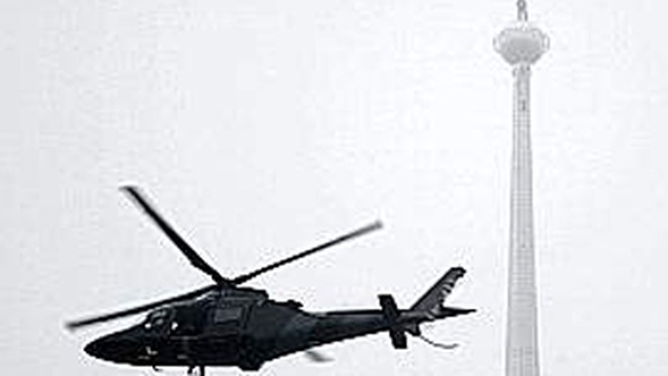 SUPERFOTO** "Spiderman" a escaladat Turnurile Petronas!