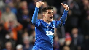 Ianis Hagi ar putea pierde postul de titular la Rangers! Presa scoțiană, laude pentru „concurentul” fotbalistului român