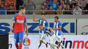 Vedeta Craiovei merge în Vest! Mulțescu: "E adevărat că va pleca". Reacția fotbalistului care prinde primul contract important al carierei: "Sunt jucători care mi-ar putea lua locul"