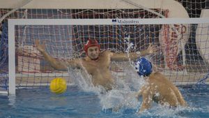 Studiile susțin că polo pe apă este cel mai sigur sport de echipă pe timpul pandemiei de coronavirus. Ce mare antrenor român contrazice teoria și merge pe mâna voleiului