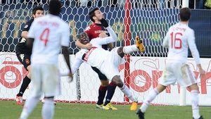 Italia, la picioarele lui "Super Mario"!** Balotelli a înscris iar și a reușit o execuție GENIALĂ‚! VIDEO: Faza care i-a lăsat fără replică pe adversari