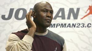 Michael Jordan împlinește azi 61 de ani! E considerat cel mai mare baschetbalist al tuturor timpurilor. VIDEO