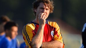 Dinamo nu impresionează nici când joacă bine. Florin Răducioiu, despre fotbaliștii aduși de Mircea Rednic: "Am dubii"