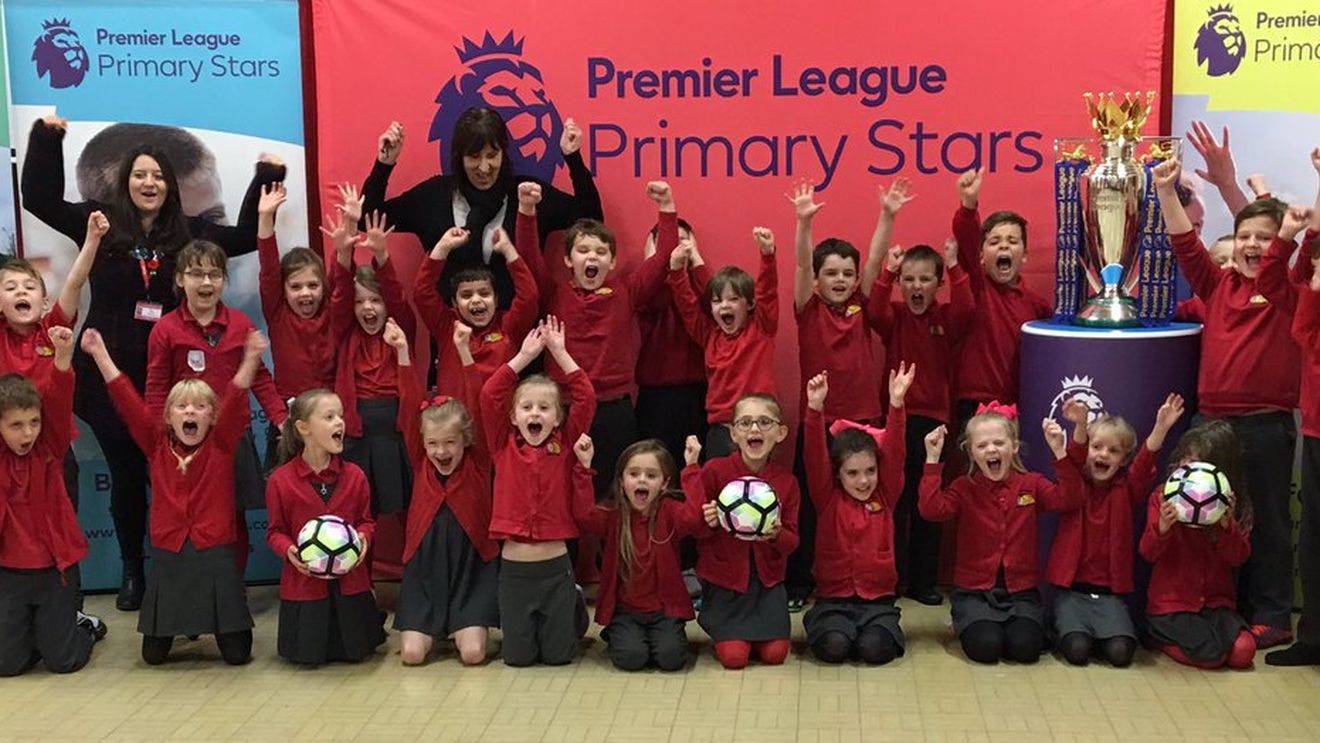 "De Bruyne, dă-mi și mie tema la engleză." Vedetele din Premier League s-au întors pentru o zi pe băncile școlii