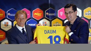 Au semnat același contract? Burleanu: "Daum are ca obiectiv calificarea la Mondiale". Daum: "Am vorbit despre Euro 2020, nu despre Mondiale". ProSport confirmat - șeful FRF pregătește un "23 august" pentru neamț