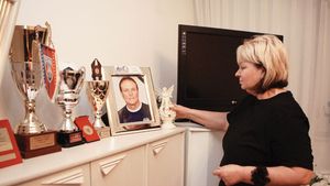 "Tușierul Argăseală mi-a distrus bărbatul!"** Soția lui Ștefan Sameș îi atacă dur pe oficialii Stelei: "Nu suportau valorile!"