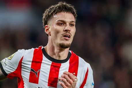 Dennis Man, persona non-grata &icirc;n Olanda! A ajuns s&#259; fie huiduit de fiecare dat&#259; c&acirc;nd atinge mingea dup&#259; un gest f&#259;cut pe gazon