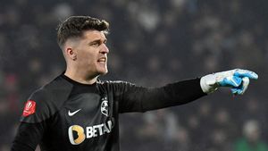 Ștefan Târnovanu a dezvăluit secretul victoriei din derby-ul cu CFR Cluj. „Simțeam că o să dăm gol!” Mesaj războinic pentru rivalele din Superliga. „O să ne batem la campionat!”