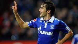Raul, adversarul lui Dan Petrescu?** Ce echipă din Rusia a pus ochii pe atacantul lui Schalke