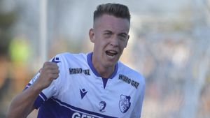 Transfer bombă în miez de noapte: Mihai Rotaru s-ar fi înțeles cu FC Argeș pentru Alexandru Ișfan! Fotbalistul și-a dat acordul să joace la Universitatea Craiova și doar o ofertă „nebună” a lui Gigi Becali ar mai putea deturna tranzacția | EXCLUSIV