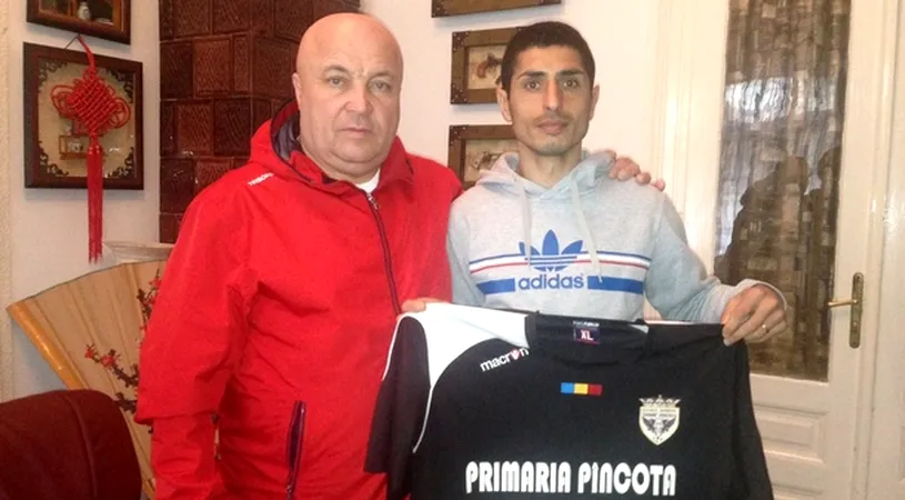 Iulian Vladu a devenit oficial** fotbalistul Șoimilor Pâncota
